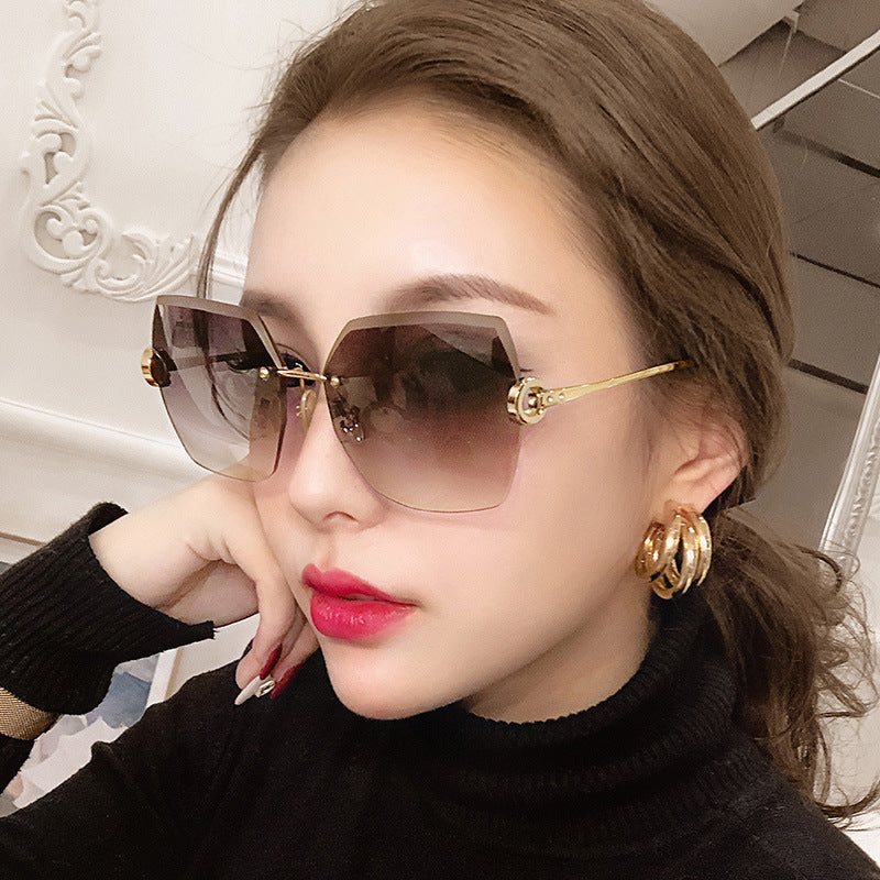 Polygonal Net Red Sunglasses Vibrato Trend Street Shooting Glasses