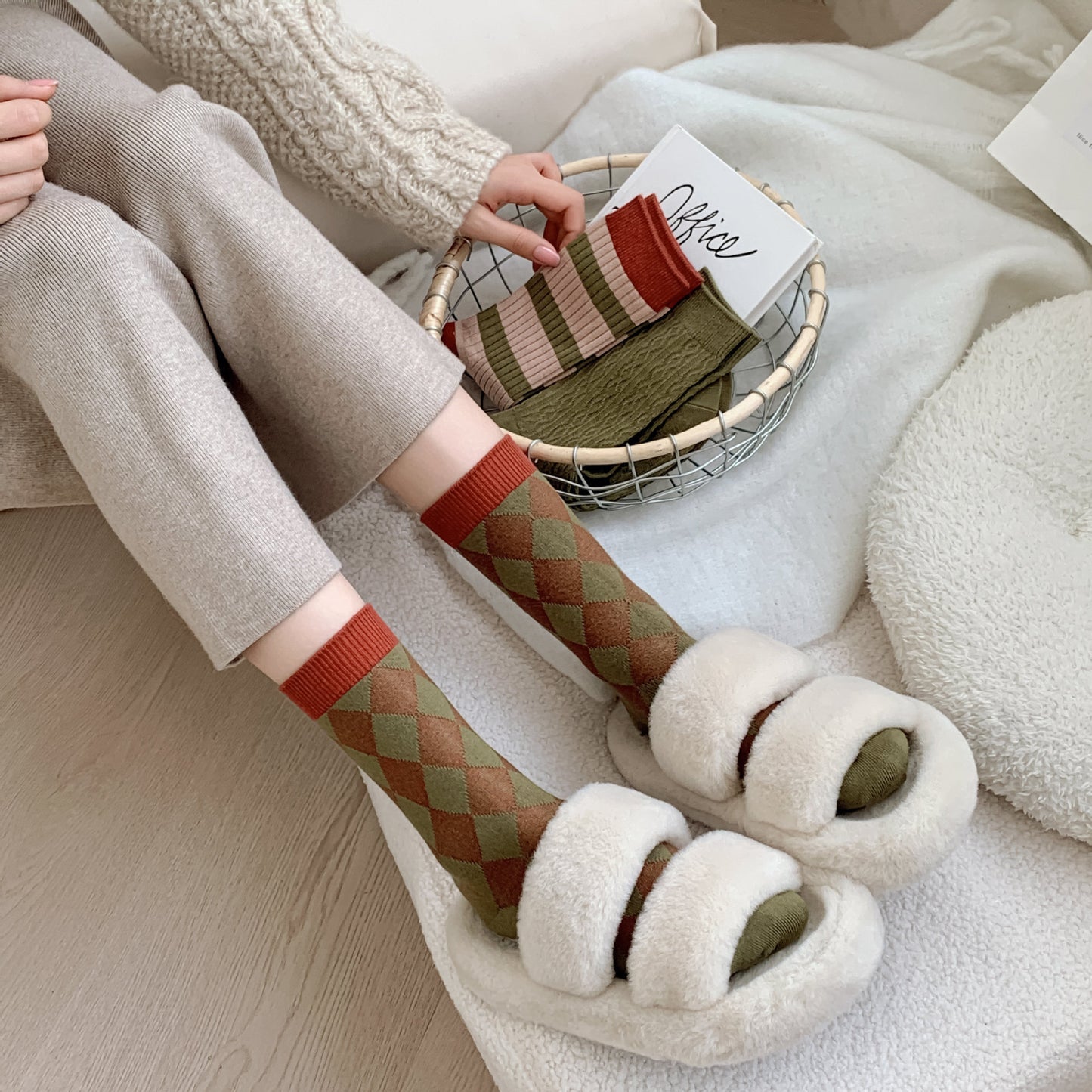 Retro Women Korean Style Warm Fleece Comfortable Skin-friendly Tube Socks