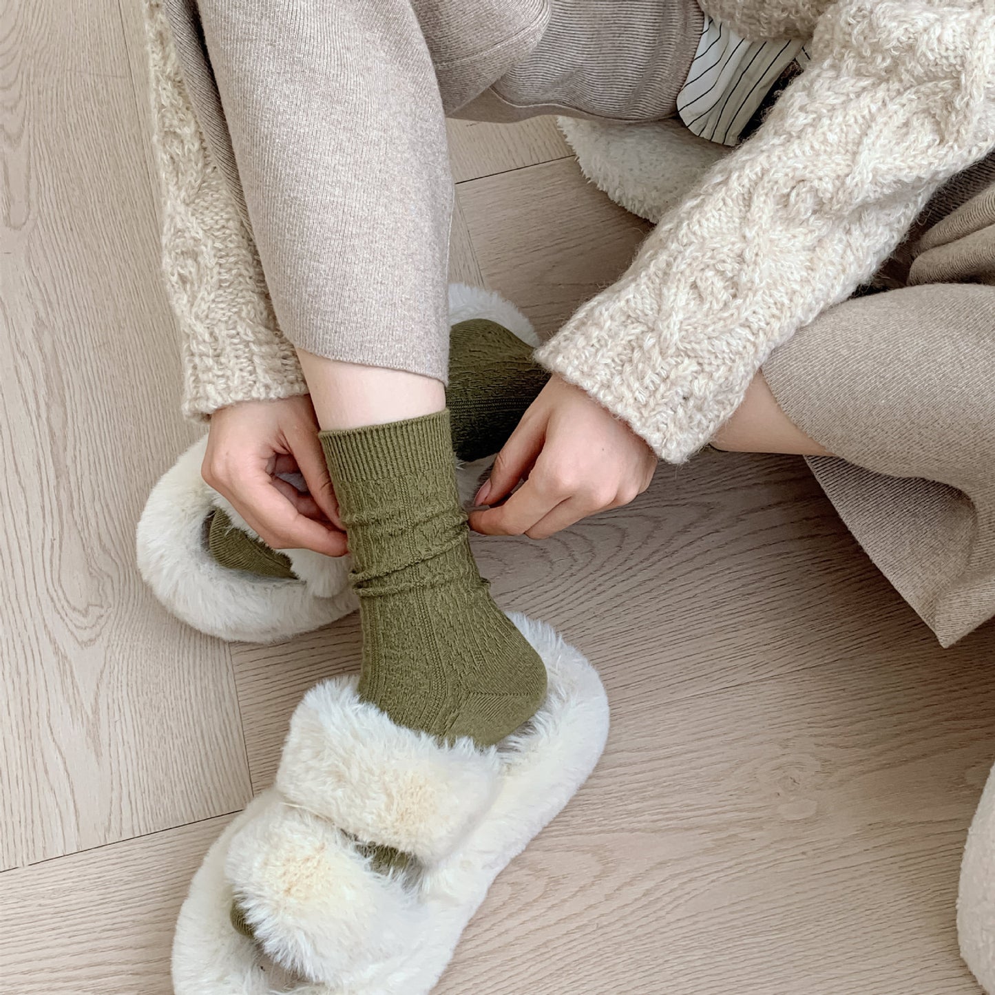 Retro Women Korean Style Warm Fleece Comfortable Skin-friendly Tube Socks